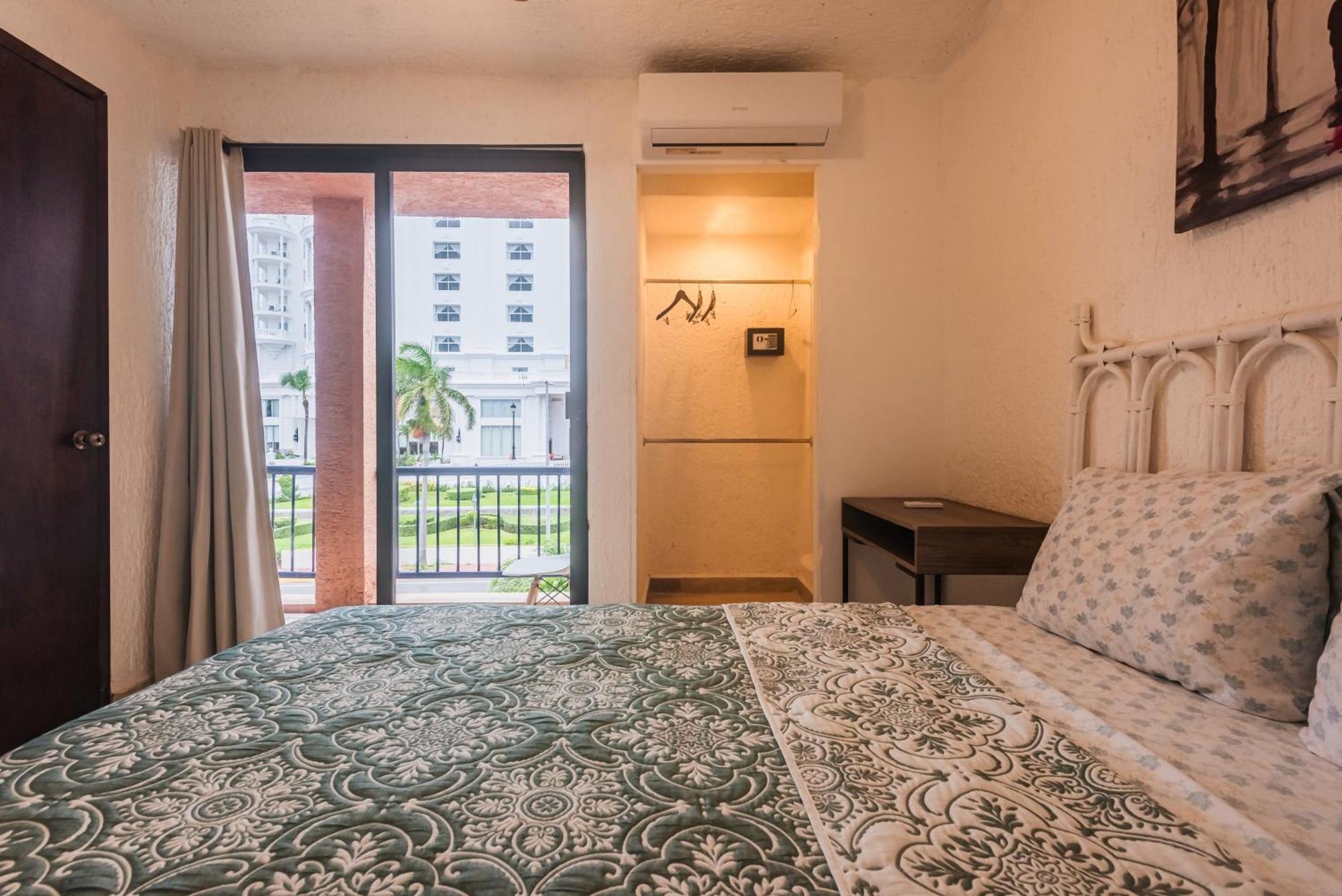 Cancun Suites Apartments - Hotel Zone Екстериор снимка