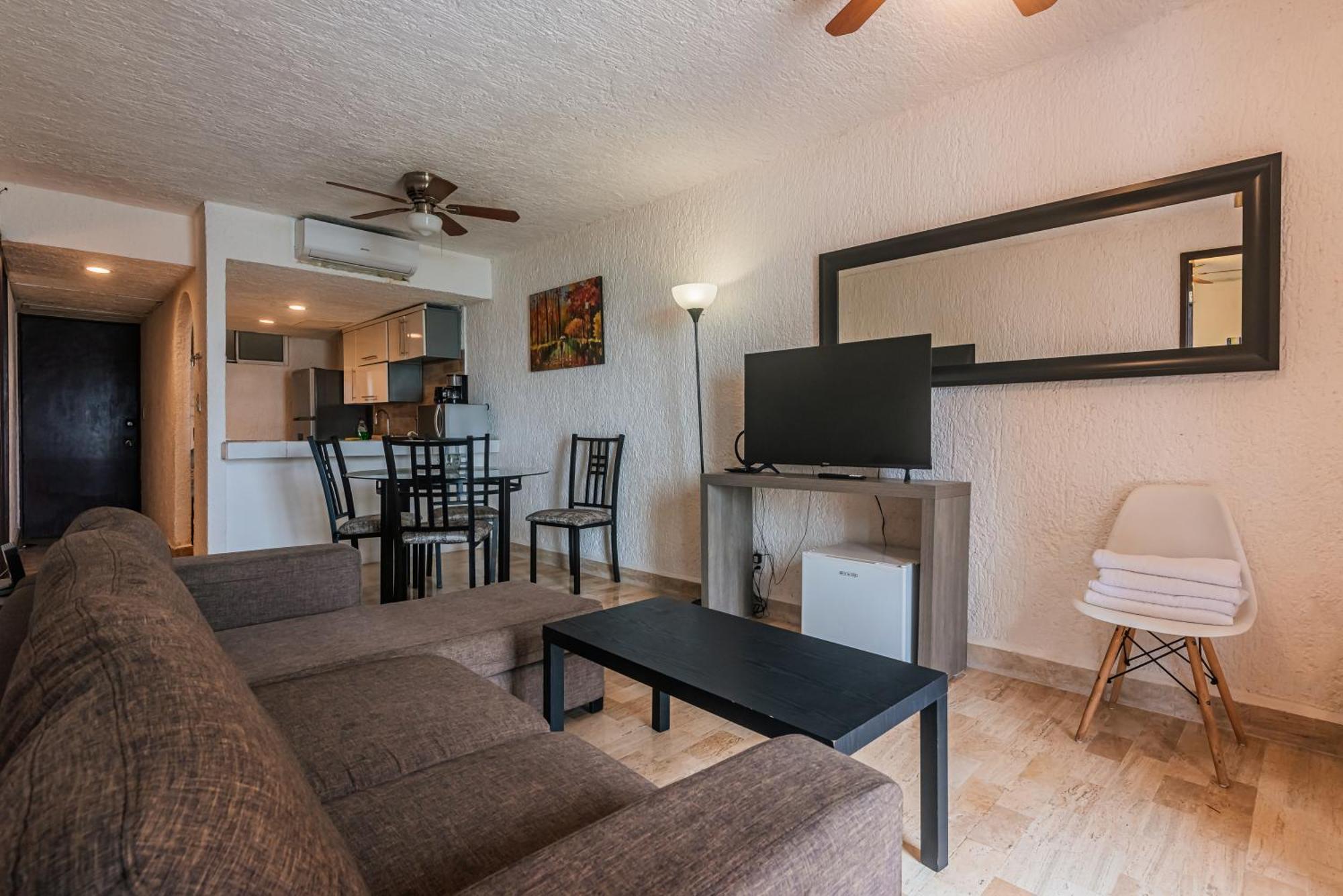 Cancun Suites Apartments - Hotel Zone Екстериор снимка
