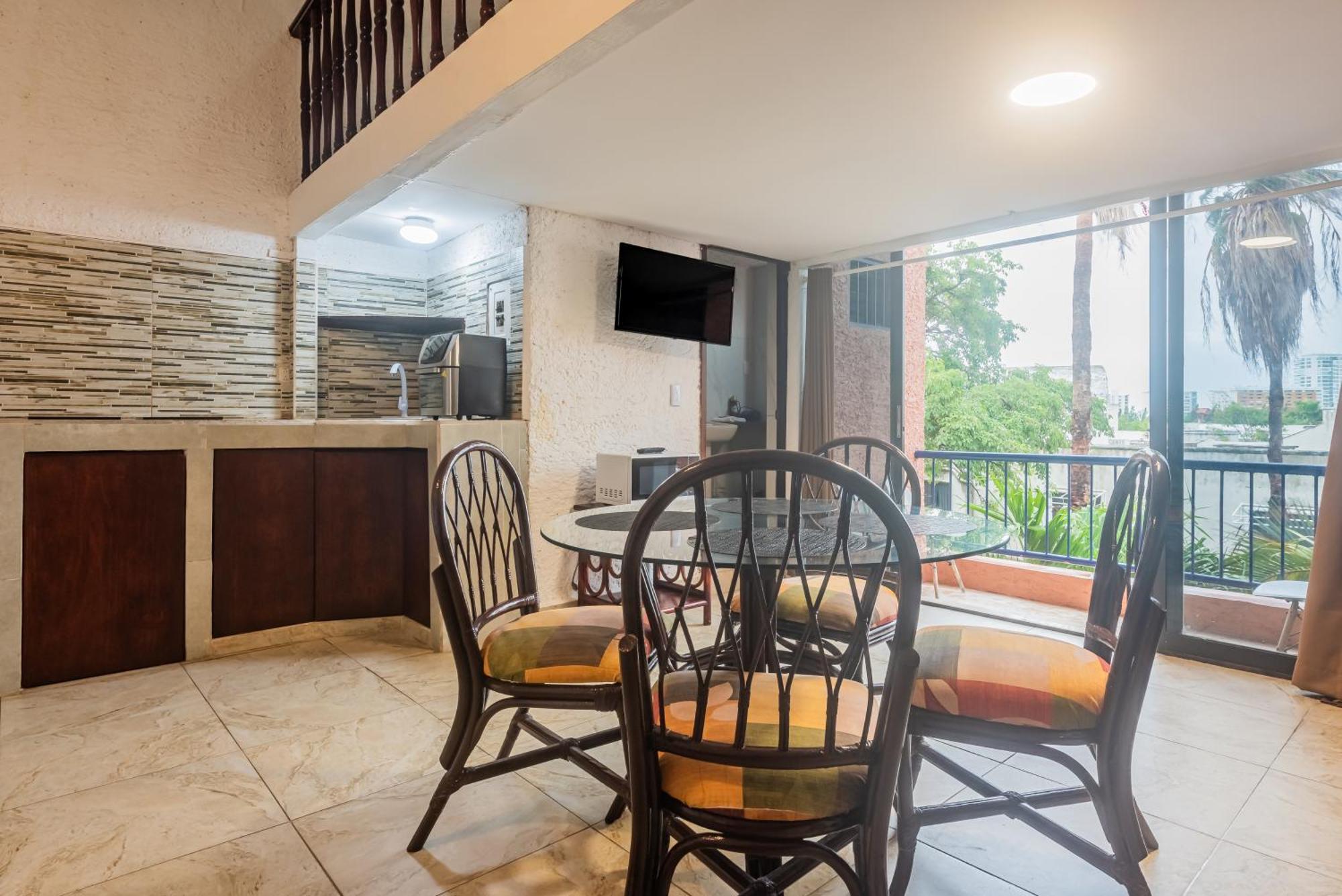 Cancun Suites Apartments - Hotel Zone Екстериор снимка